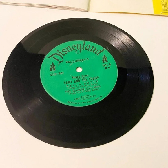 Vintage 1965 Disney Lady  and the Tramp 7 Inch Record and Book - Picture 4 of 15